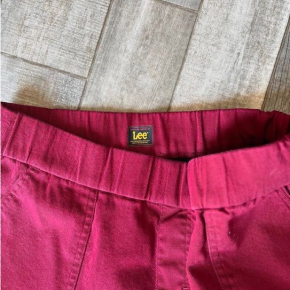 Lee Burgundy Elastic Waist Shorts - Size 8 - Picture 4 of 5